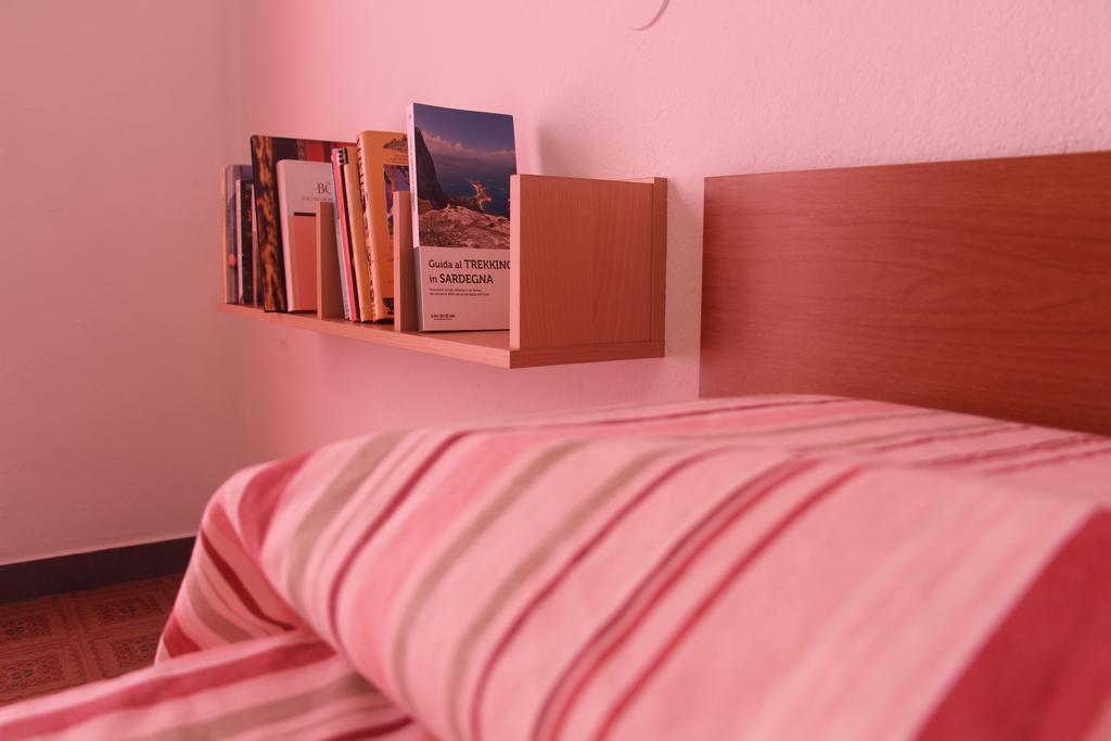 Gottardo Bed and Breakfast Monserrato Esterno foto