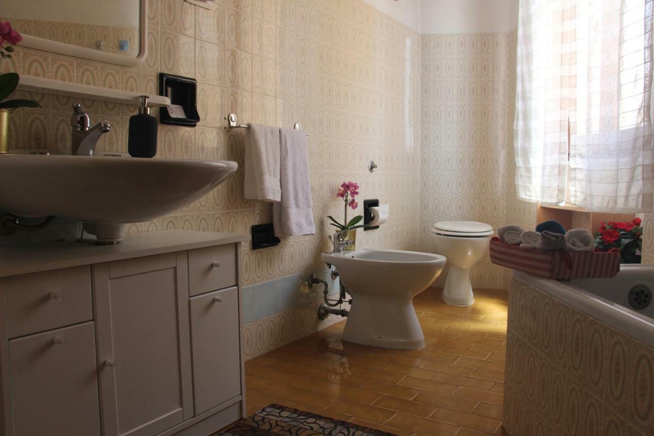 Gottardo Bed and Breakfast Monserrato Esterno foto