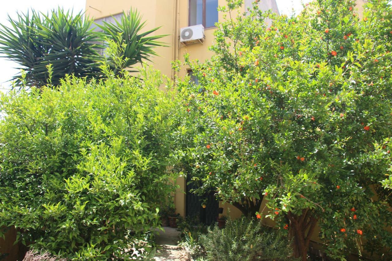 Gottardo Bed and Breakfast Monserrato Esterno foto